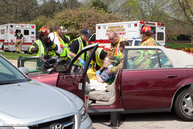 Buffalo Grove Fire Department multiple vehicle accident with extrication